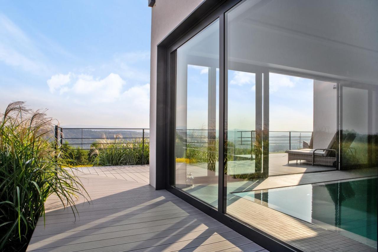 Villa Relax With Swimming Pool And Mountain View Bukow Eksteriør billede