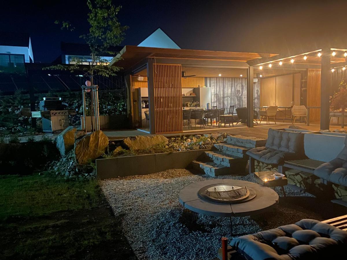 Villa Relax With Swimming Pool And Mountain View Bukow Eksteriør billede